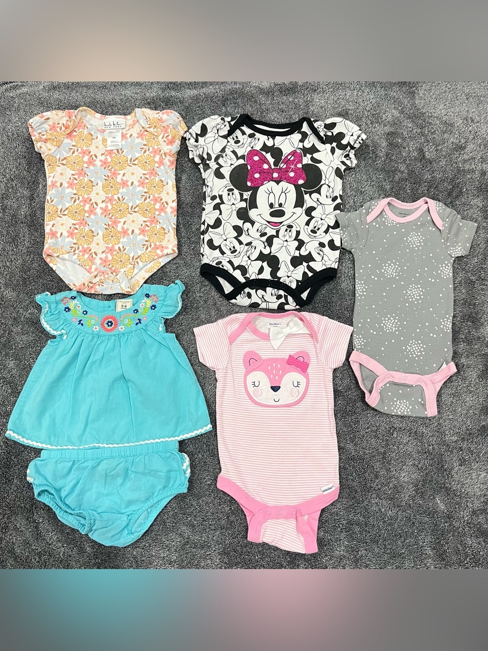 Bundle of baby girls clothes size 3-6M